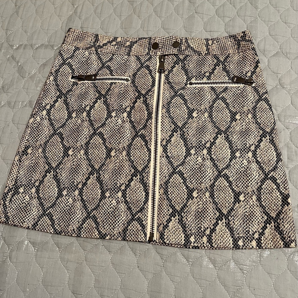SHE & SKY~PYTHON~PRINT SKIRT~NWT~M